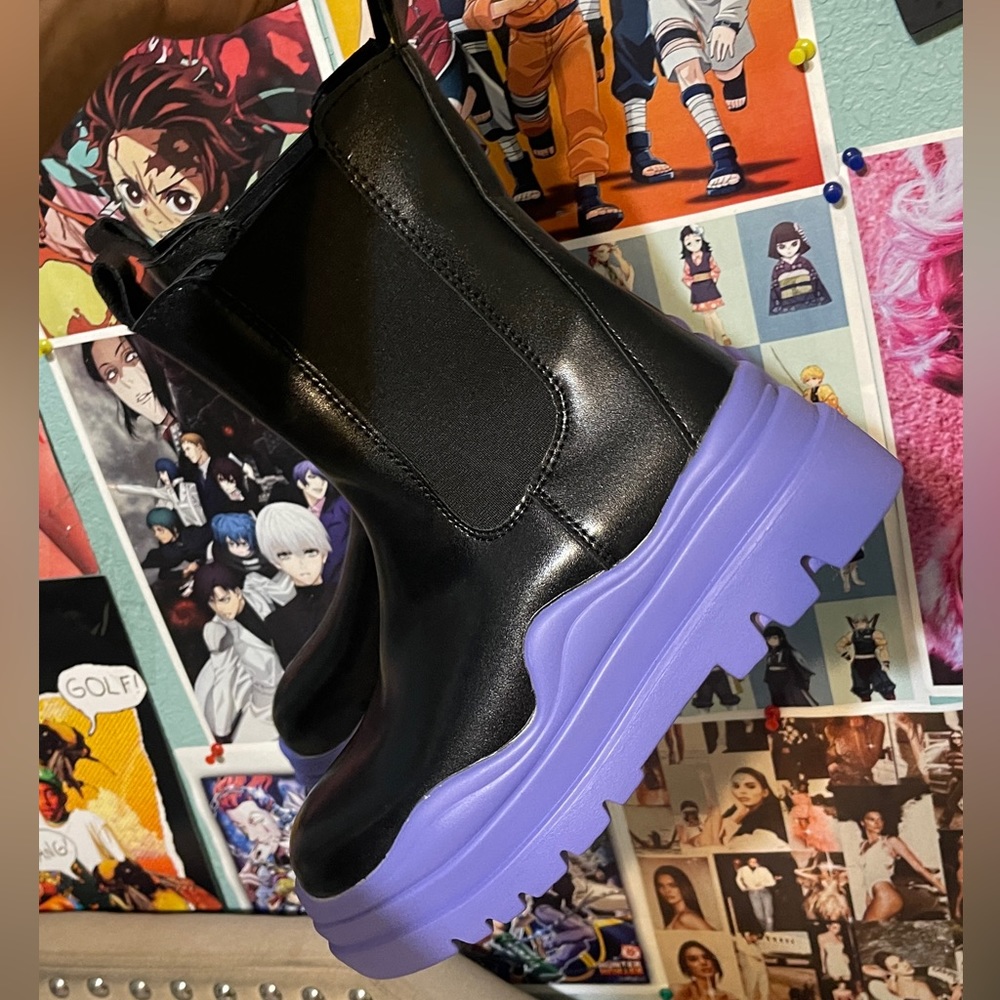 Black and purple  boots size 38 in perfect condition